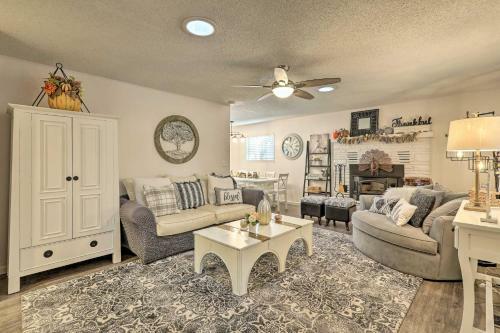 Renovated Munds Park Cottage With Grill And Fire Pit!