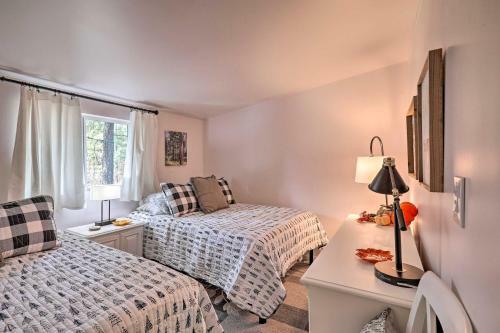 Renovated Munds Park Cottage With Grill And Fire Pit!