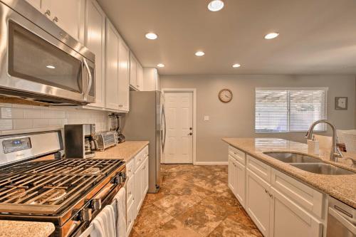 Tempe Villa With Yard About 1 Mi To The University