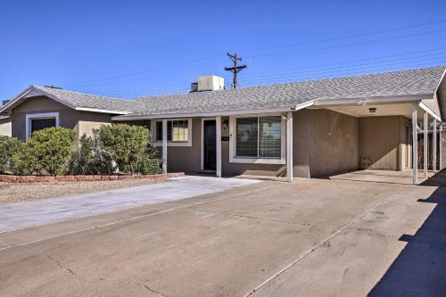 Tempe Villa With Yard About 1 Mi To The University