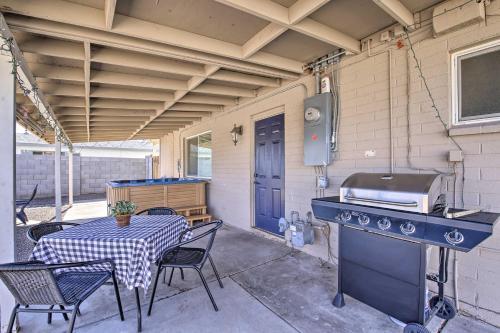 Tempe Villa With Yard About 1 Mi To The University