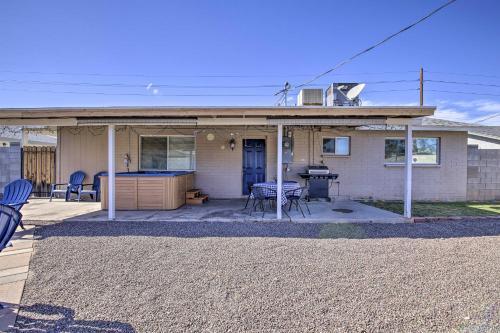 Tempe Villa With Yard About 1 Mi To The University
