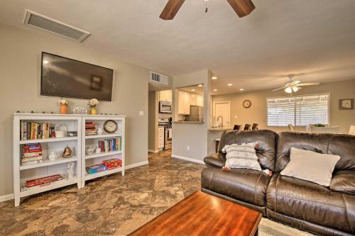Tempe Villa With Yard About 1 Mi To The University