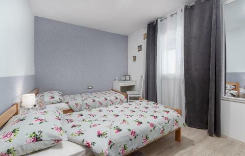 Apartman Sabina, Pore?
