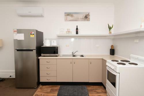 Autumn Villa, Close To Town, Cosy, Neat & Practical