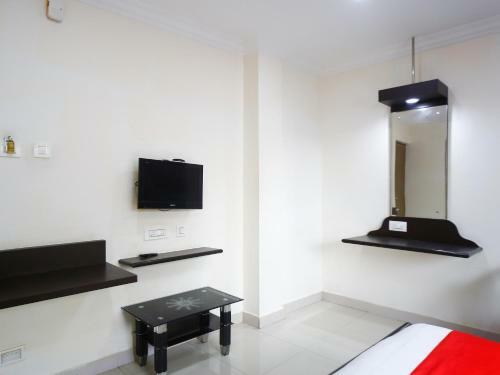 Hotel Pleasant Stays - Near Airport