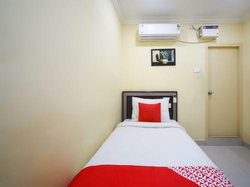 Hotel Pleasant Stays - Near Airport