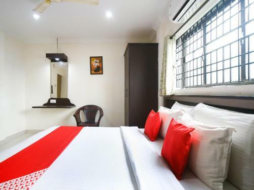 Hotel Pleasant Stays - Near Airport
