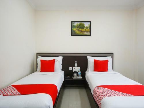 Hotel Pleasant Stays - Near Airport