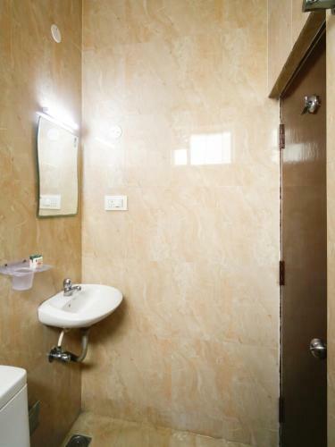 Hotel Pleasant Stays - Near Airport