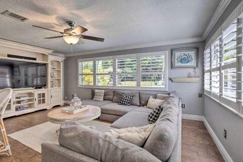 Tropical Palm Beach Escape With Outdoor Paradise!