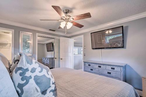 Tropical Palm Beach Escape With Outdoor Paradise!
