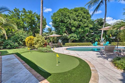 Tropical Palm Beach Escape With Outdoor Paradise!