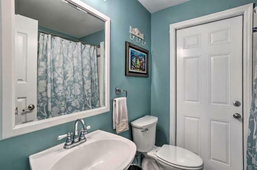 Tropical Palm Beach Escape With Outdoor Paradise!