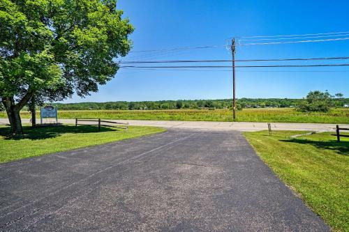 Conneaut Lake Home With Yard, Half Mi To Beach And Park