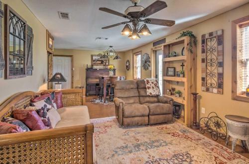 Quaint Texas Home Less Than 2 Mi To Lake Georgetown!