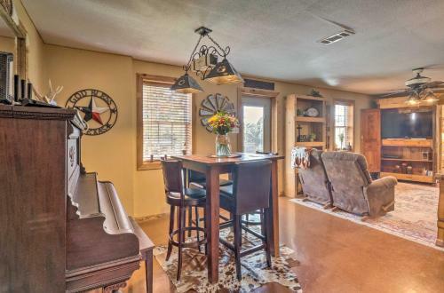 Quaint Texas Home Less Than 2 Mi To Lake Georgetown!