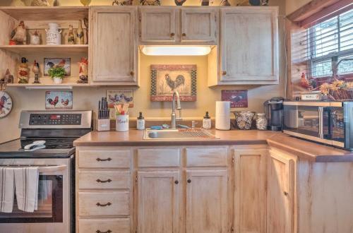 Quaint Texas Home Less Than 2 Mi To Lake Georgetown!