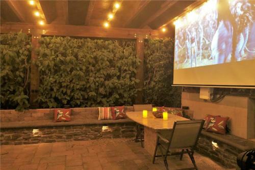 6-bedroom Tudor In The Downtown Historic District