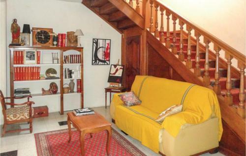 Awesome Apartment In Tr�bes W/ 1 Bedrooms