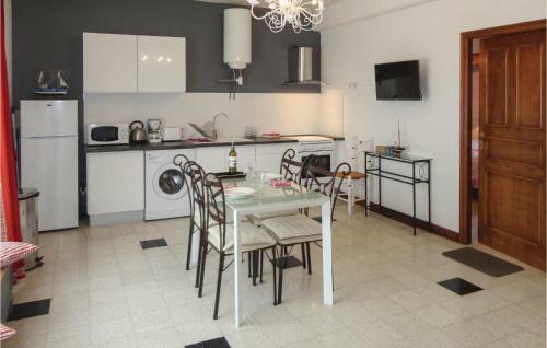 Awesome Apartment In Tr�bes W/ 1 Bedrooms