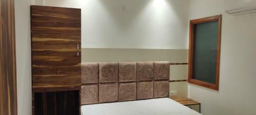Hotel Golden Crown