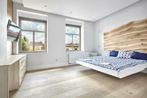 Blue Door Apartment