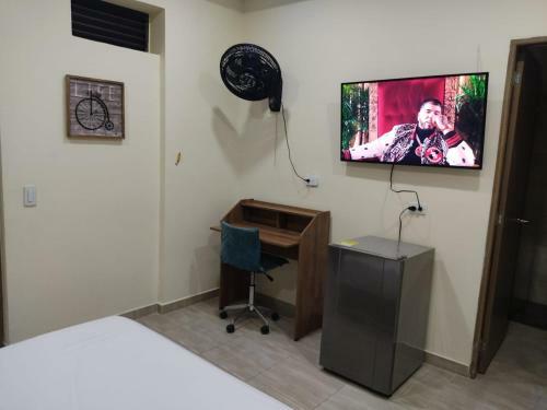 Hostal Prado Station Hotel