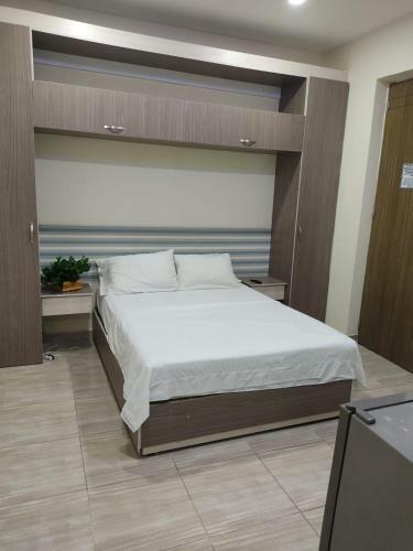Hostal Prado Station Hotel