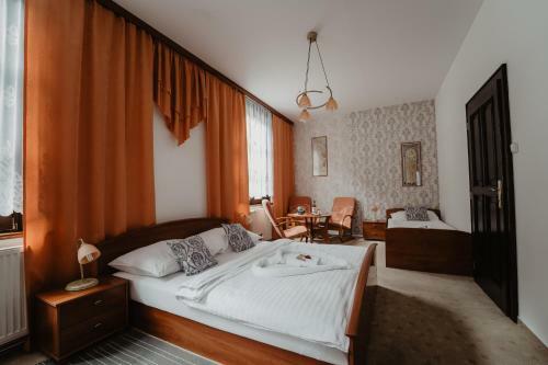 Hotel U L�py