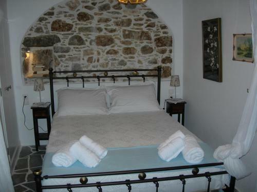 Old Stone House Roussou
