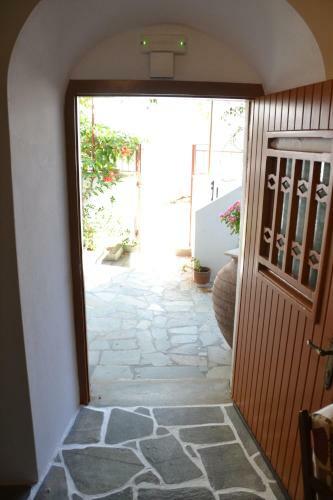 Old Stone House Roussou
