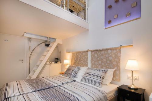 Hostal Rooms N&m