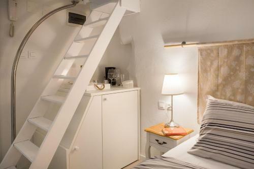 Hostal Rooms N&m
