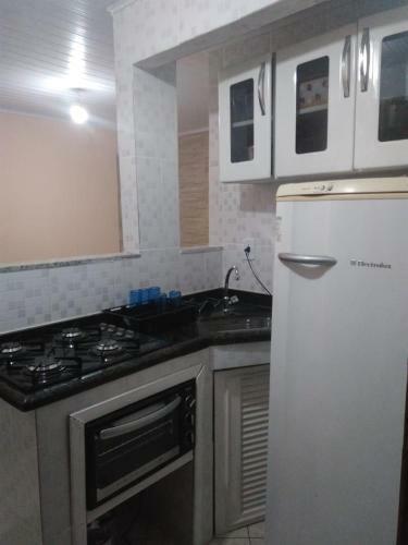 Casa Com Piscina E Churrasqueira