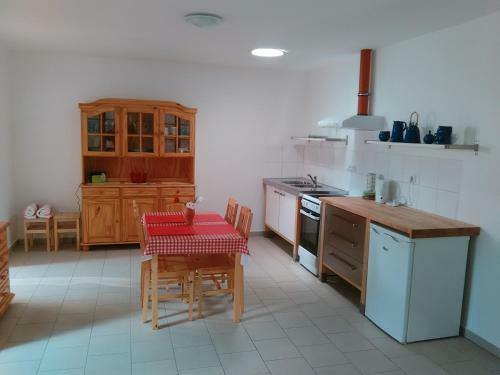 Hostal Penzion T?�let� Ml�n