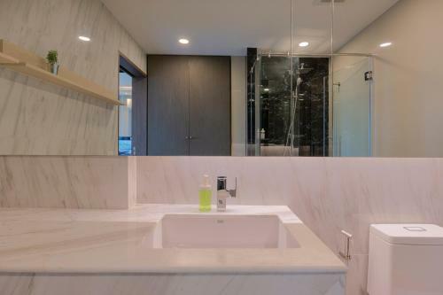 Apartamento Sea View Panora Surin By Holy Cow E102