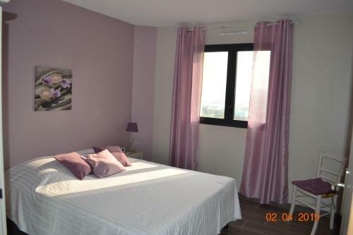Piscine Int�rieure Priv�e Chauff�e Toute L'ann�e � 29