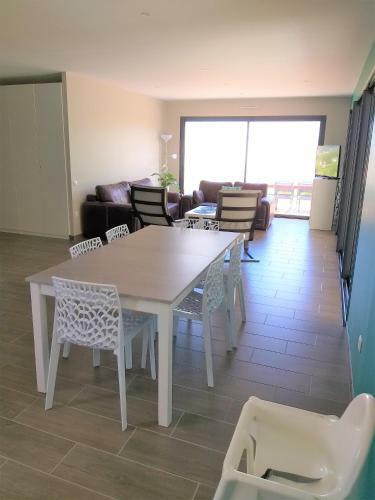 Piscine Int�rieure Priv�e Chauff�e Toute L'ann�e � 29