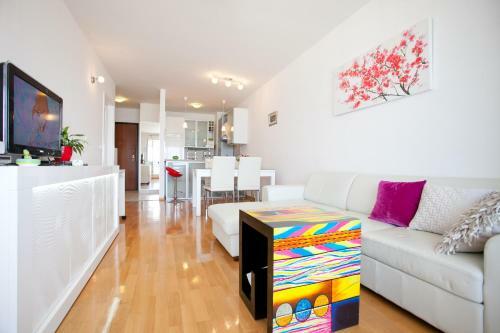 Apartamentos Luxury Beach Front Apt With Seaside View And Free Parking