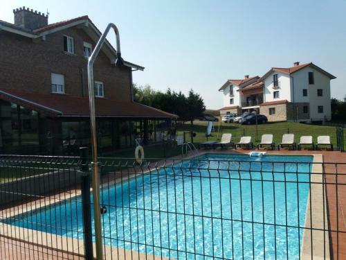 Apartamentos La Pradera De Isla