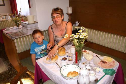 Hostal G�stehaus Eberl