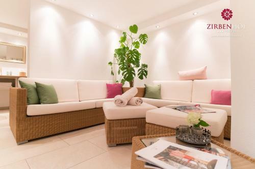 Hostal Pension Zirbenhof