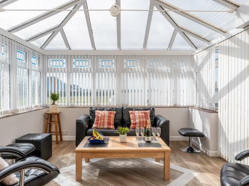 Pass The Keys Stunning 4 Bed Pet Friendly Overlooking Holes Bay