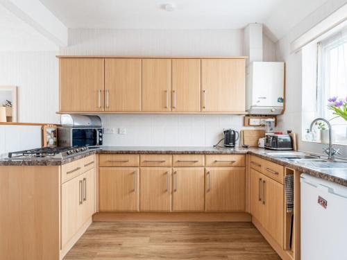 Pass The Keys Stunning 4 Bed Pet Friendly Overlooking Holes Bay