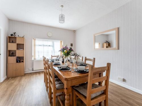 Pass The Keys Stunning 4 Bed Pet Friendly Overlooking Holes Bay