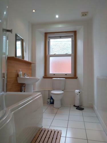 Stylish Two Bedroom Apartment In St Andrews Centre