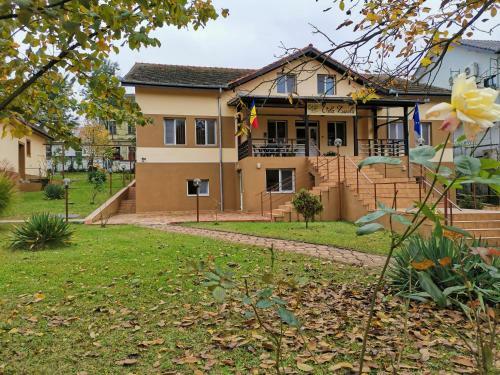 Hostal Vila Zuela