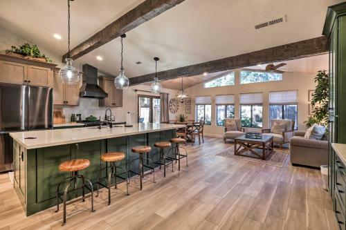 Stylish Flagstaff Hideaway With Private Hot Tub