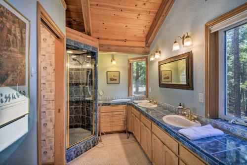 Immaculate Cabin With Bbq Deck And Community Pool